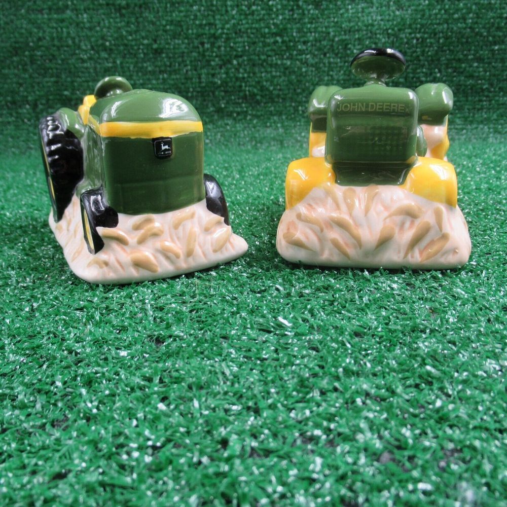 Vtg John Deere Licensed Product Green Tractors Ceramic Salt and Pepper‎ Shakers